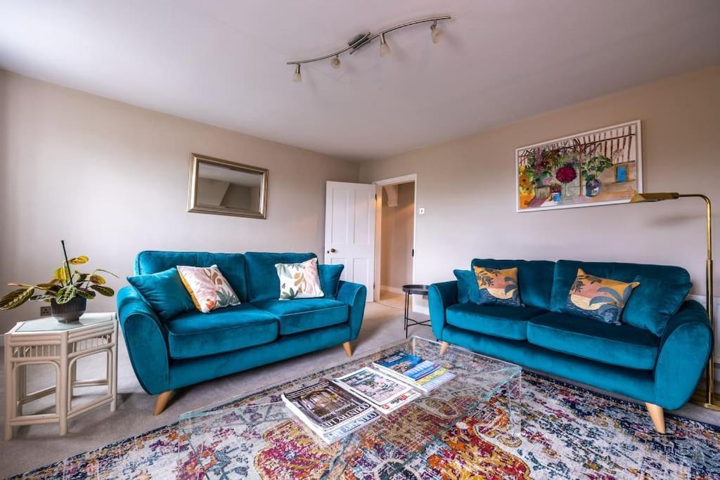 Beautiful & Spacious Retreat In Уинчестър Екстериор снимка